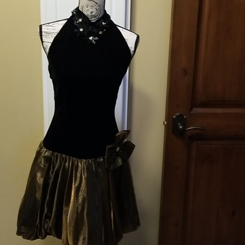 Black Velvet Cocktail dress.. This dress is fun!